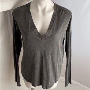 Feel The Piece gray v-neck long sleeve top M/L